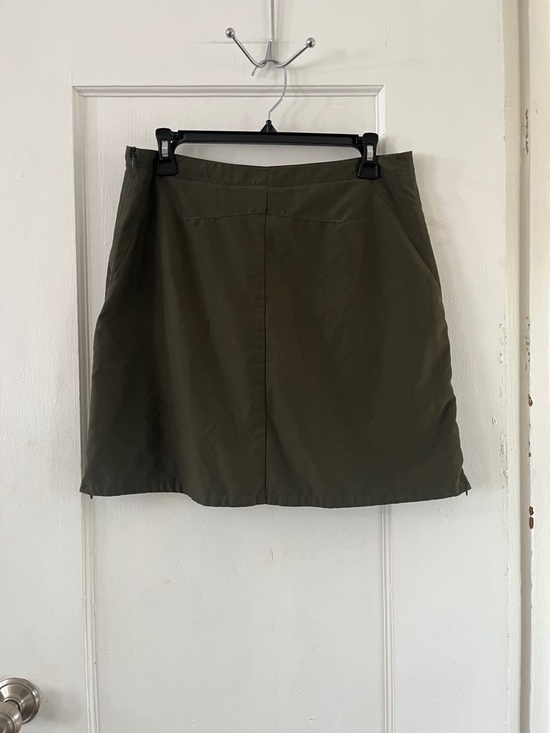 Patagonia Duway Skirt Size 8 Olive Green Hiking Skort DWR Finish - Picture 13 of 15